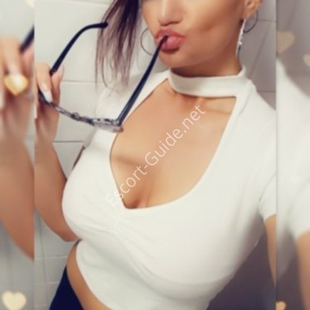 Menalie Austrian Escort Lady in Vienna