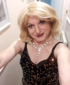 Zoe Sapphire, Blond