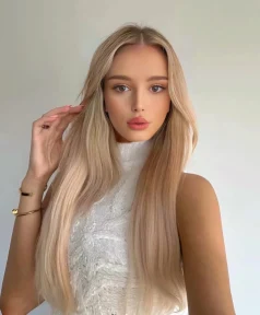 Alina, Blond