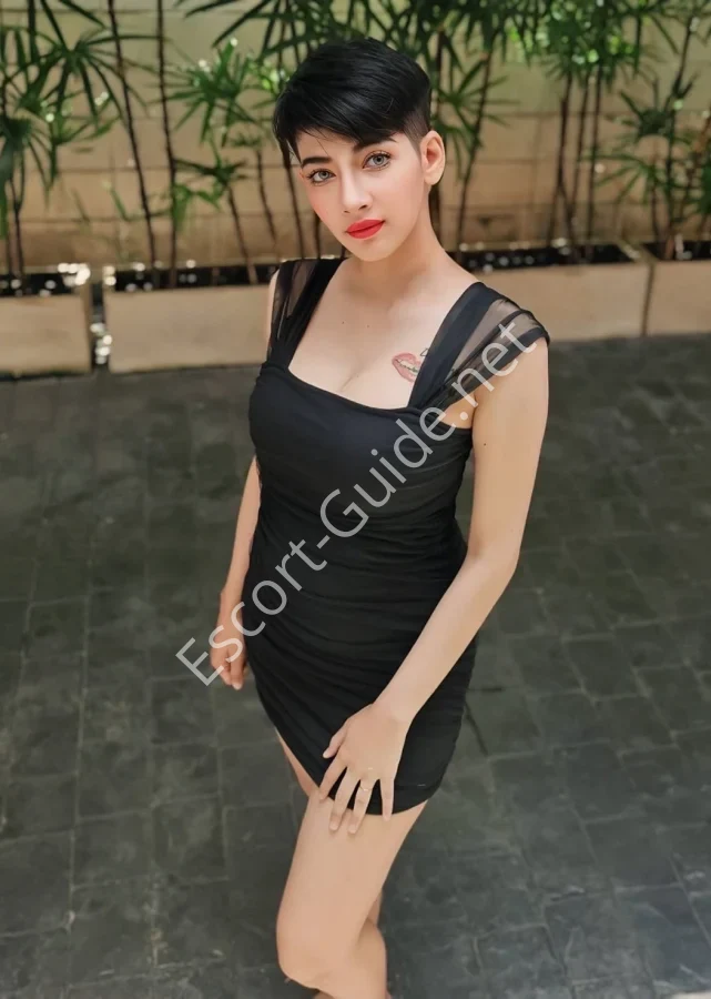 Nora, Black