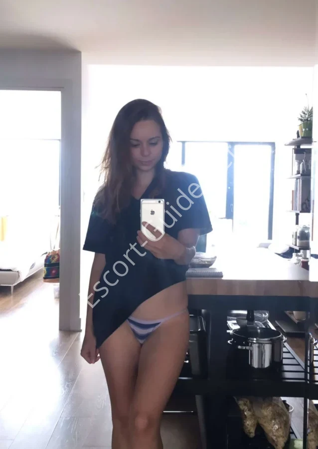 Naomie, Brun clair