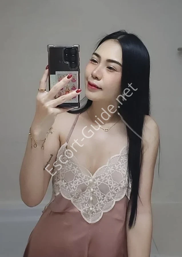 Soda Escort Bangkok, Schwarz