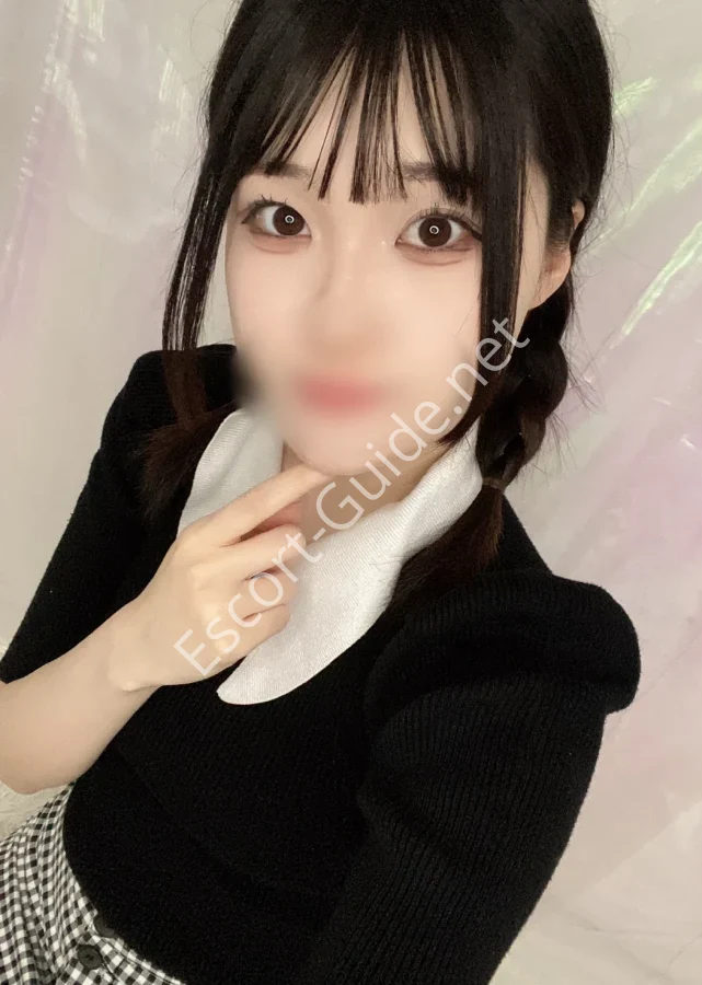 Sayu, Black