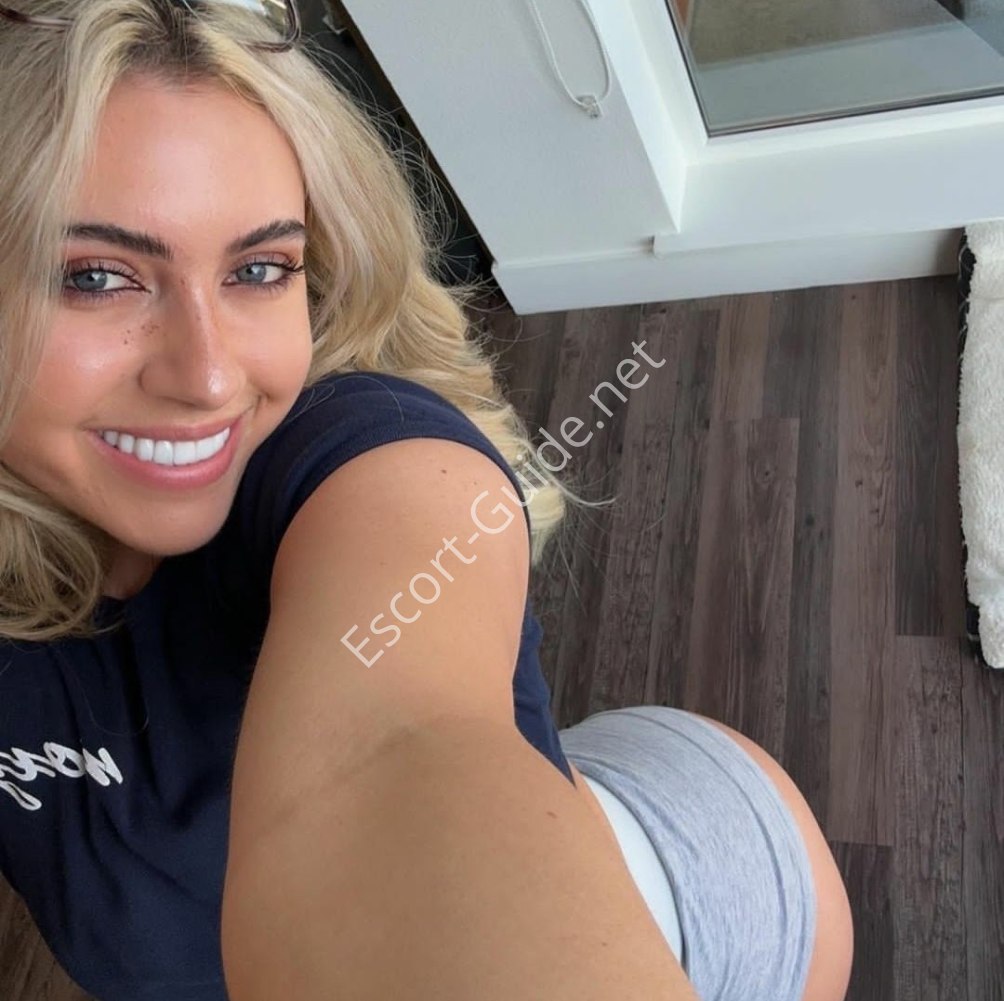 Cora Meier, Blonda