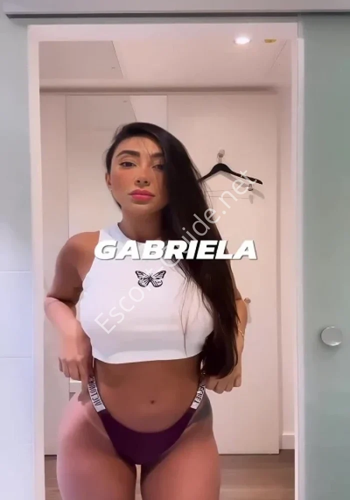 Gabriela, Brunette