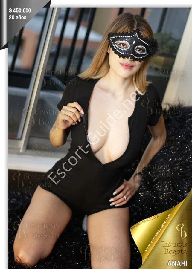 Anahi, Blond