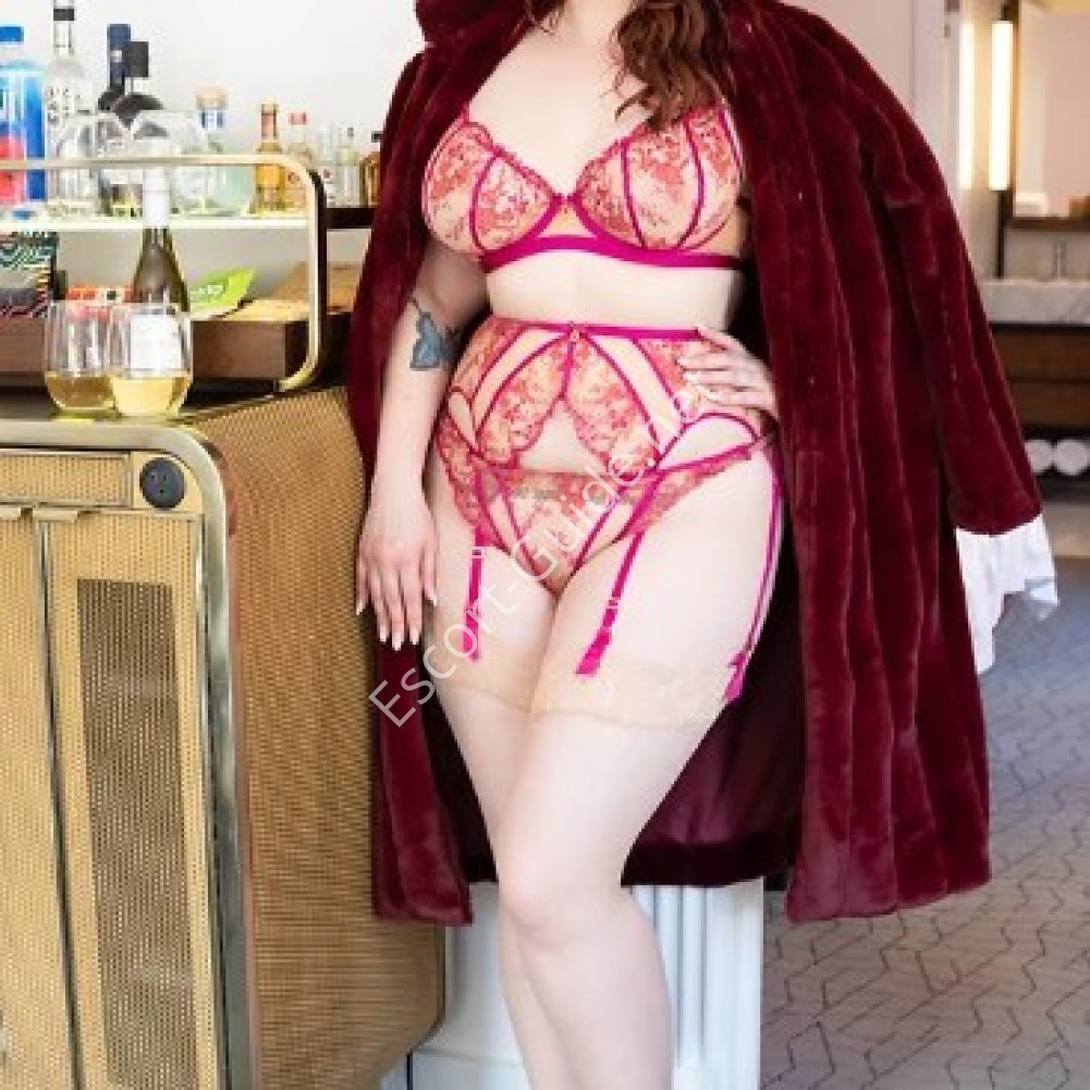 Gem DeMilo, Redhead