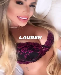  Lauren, Blond