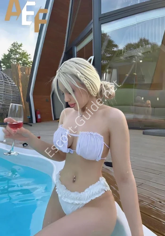 Tavia, Blonda