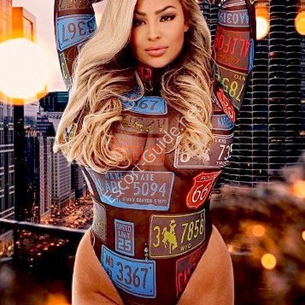 AnickaRobert  TS, Blond