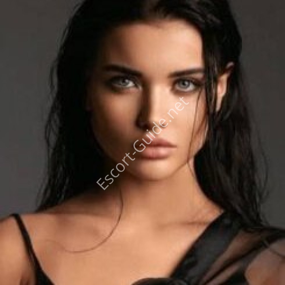 amy, Brunette