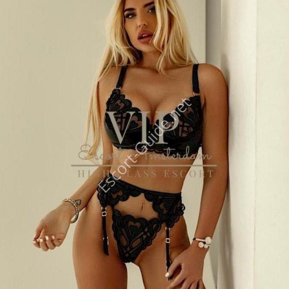 Jana, Blonde
