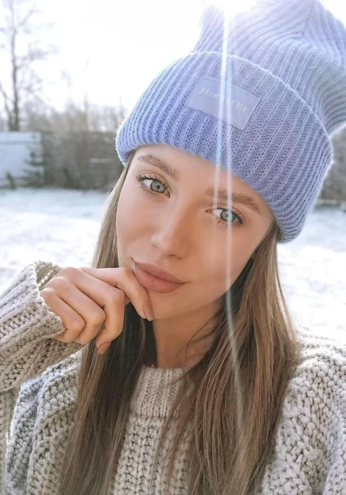 Angela, Brun clair