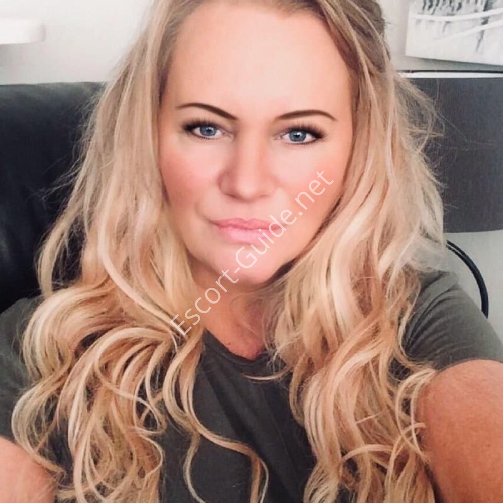 Nicole, Rubia