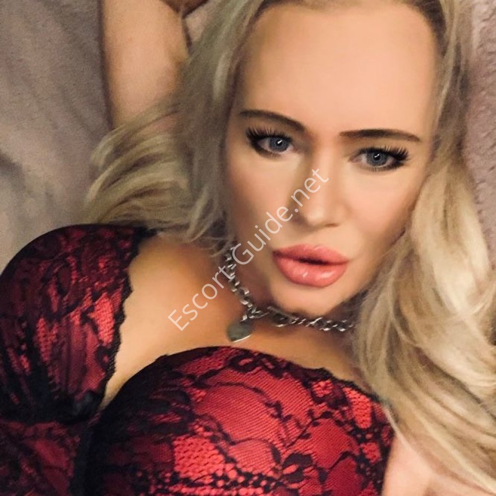 Nicole, Rubia