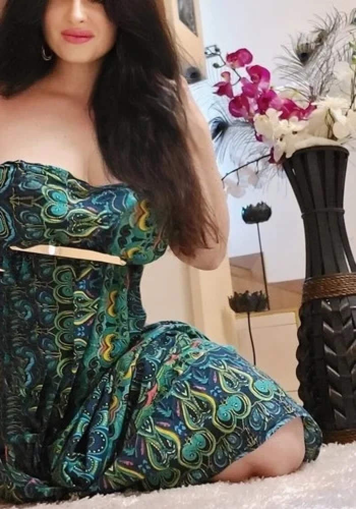 Khwahish Dhawan, Preto
